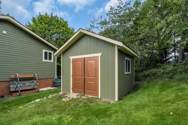 W242S7070 Cameron DRIVE, Waukesha, WI 53189