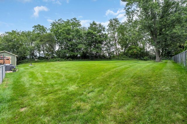 W242S7070 Cameron DRIVE, Waukesha, WI 53189
