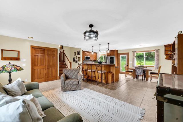 W242S7070 Cameron DRIVE, Waukesha, WI 53189