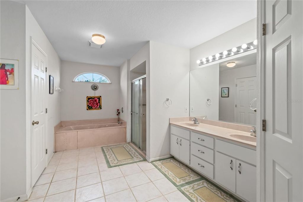 Image 16 of property listing at 67 LAKE DIAMOND BLVD., Ocala, FL 34472