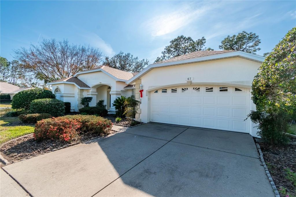 Image 3 of property listing at 67 LAKE DIAMOND BLVD., Ocala, FL 34472