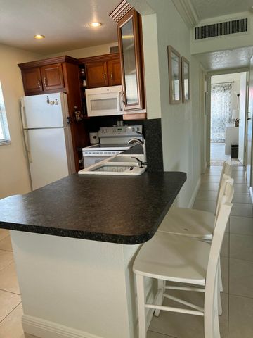 84 Saxony B, Delray Beach, FL 33446