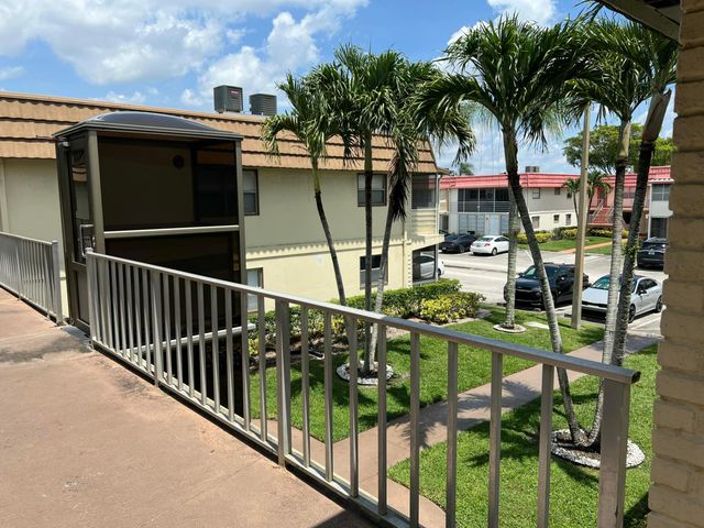 84 Saxony B, Delray Beach, FL 33446