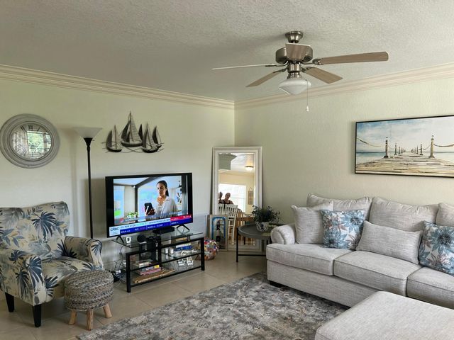 84 Saxony B, Delray Beach, FL 33446