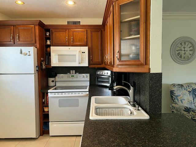 84 Saxony B, Delray Beach, FL 33446