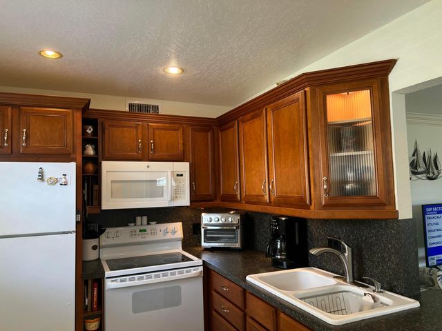 84 Saxony B, Delray Beach, FL 33446