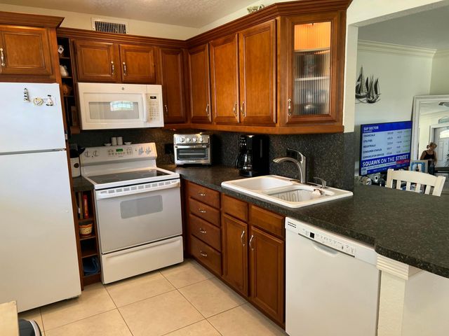 84 Saxony B, Delray Beach, FL 33446