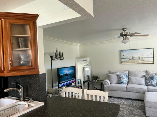 84 Saxony B, Delray Beach, FL 33446