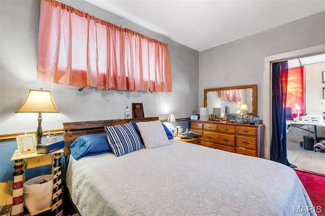 5324 West Avenue, St Louis, MO 63116