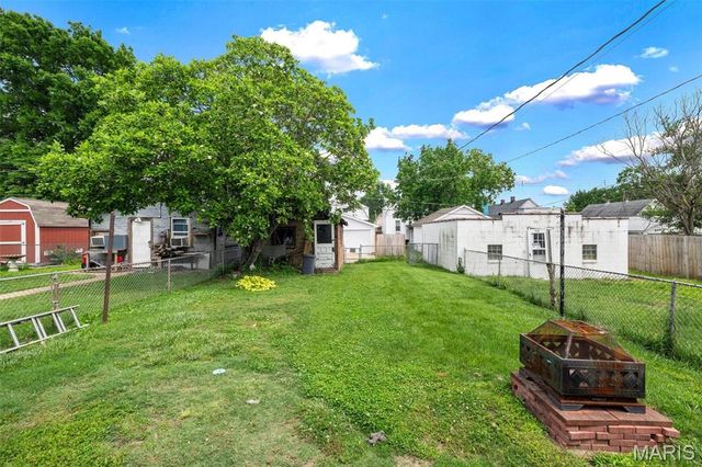 5324 West Avenue, St Louis, MO 63116