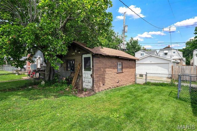 5324 West Avenue, St Louis, MO 63116