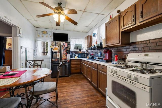 5324 West Avenue, St Louis, MO 63116