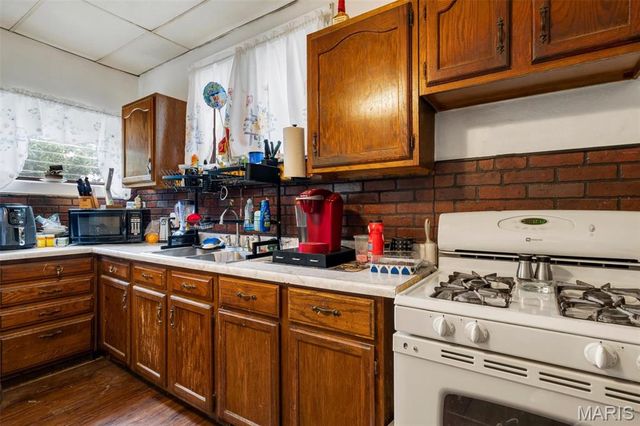 5324 West Avenue, St Louis, MO 63116