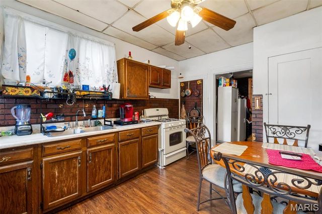 5324 West Avenue, St Louis, MO 63116