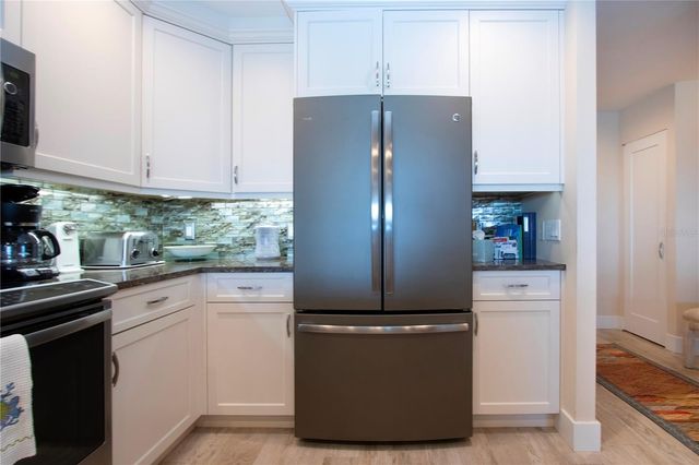 1200 E PEPPERTREE LANE 601, Sarasota, FL 34242