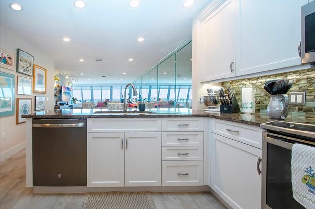 1200 E PEPPERTREE LANE 601, Sarasota, FL 34242