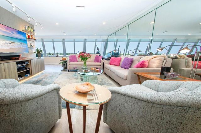 1200 E PEPPERTREE LANE 601, Sarasota, FL 34242