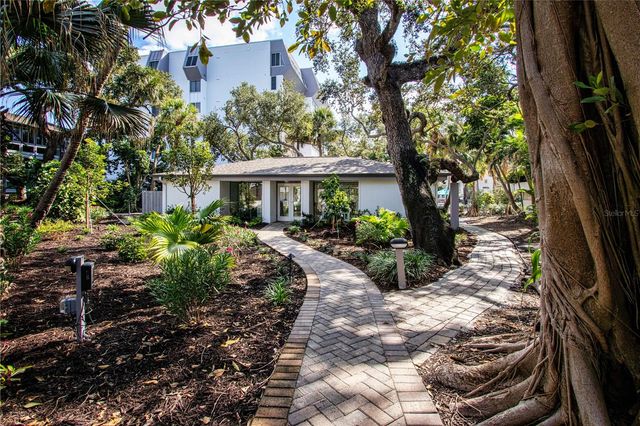 1200 E PEPPERTREE LANE 601, Sarasota, FL 34242