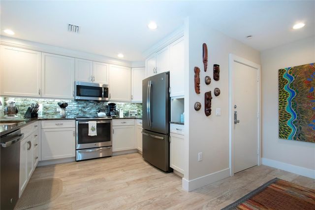 1200 E PEPPERTREE LANE 601, Sarasota, FL 34242