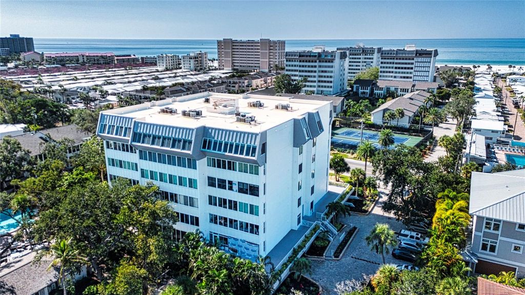 1200 E PEPPERTREE LANE 601, Sarasota, FL 34242