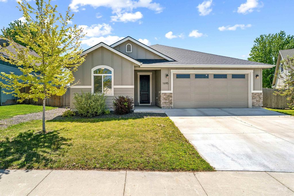 1695 W Afton St, Kuna, ID 83634 photo 1