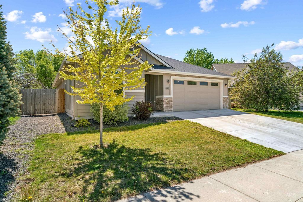 1695 W Afton St, Kuna, ID 83634 photo 2