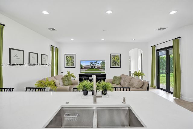 9000 Lakeview Place, Parkland, FL 33076