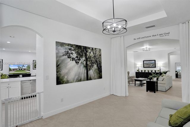 9000 Lakeview Place, Parkland, FL 33076