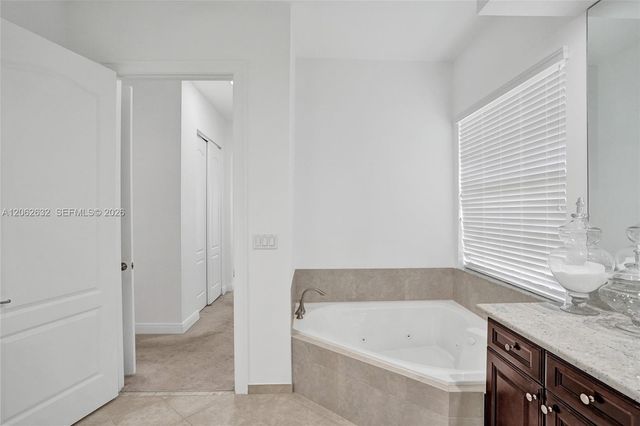 9000 Lakeview Place, Parkland, FL 33076