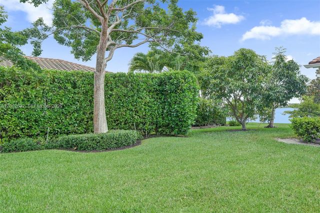 9000 Lakeview Place, Parkland, FL 33076