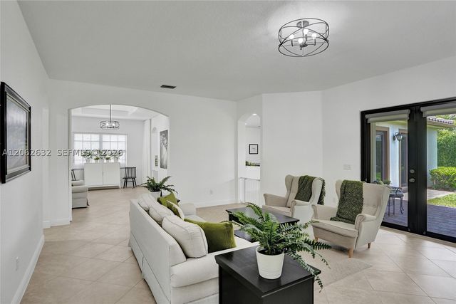 9000 Lakeview Place, Parkland, FL 33076