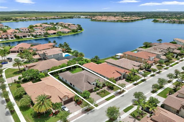 9000 Lakeview Place, Parkland, FL 33076