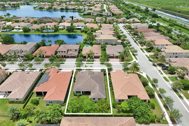 9000 Lakeview Place, Parkland, FL 33076