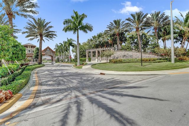 9000 Lakeview Place, Parkland, FL 33076