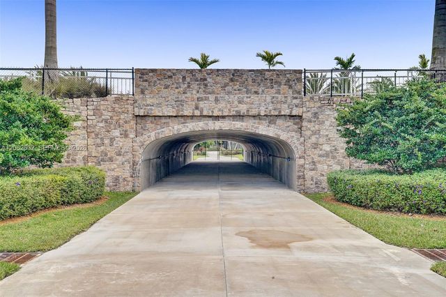 9000 Lakeview Place, Parkland, FL 33076