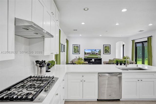 9000 Lakeview Place, Parkland, FL 33076