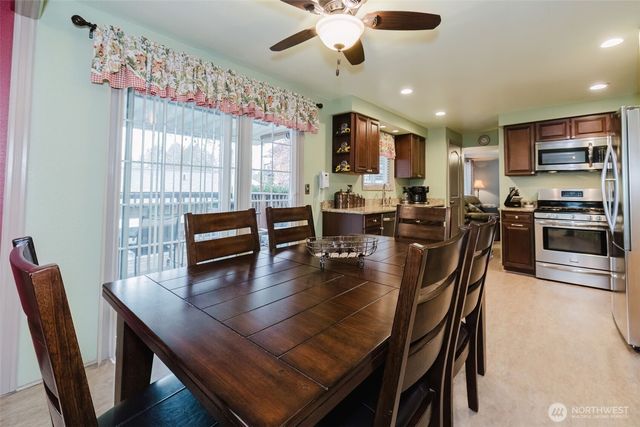 401 Pennie Lane, Bremerton, WA 98310