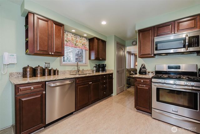 401 Pennie Lane, Bremerton, WA 98310