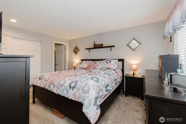 401 Pennie Lane, Bremerton, WA 98310