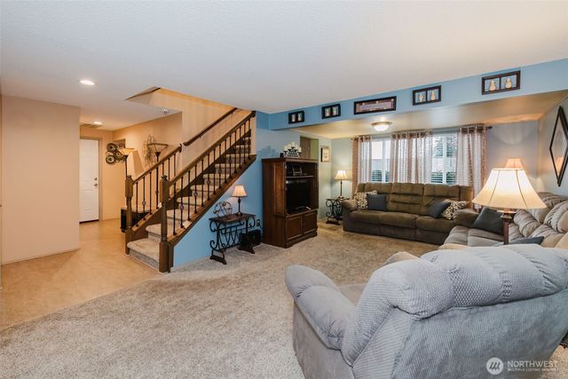 401 Pennie Lane, Bremerton, WA 98310