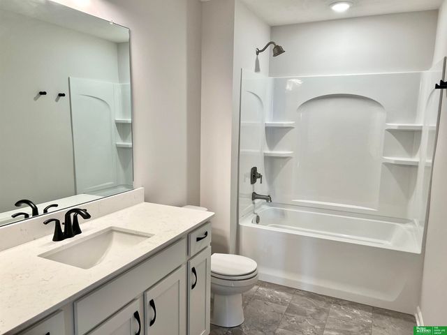 17604 Willit Street, Bennington, NE 68007