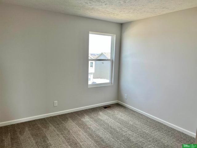 17604 Willit Street, Bennington, NE 68007