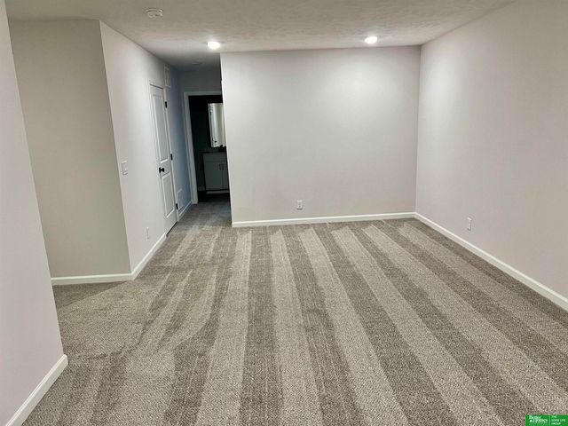 17604 Willit Street, Bennington, NE 68007