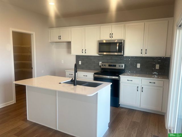 17604 Willit Street, Bennington, NE 68007