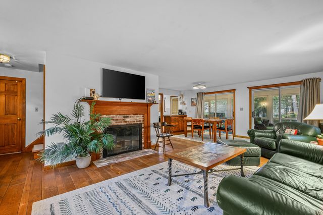 8 Old Wharf Road, Harwich Port, MA 02646