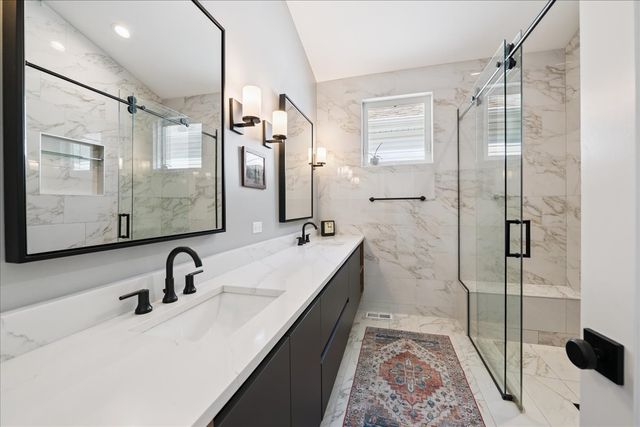 2514 W Polk Street, Chicago, IL 60612