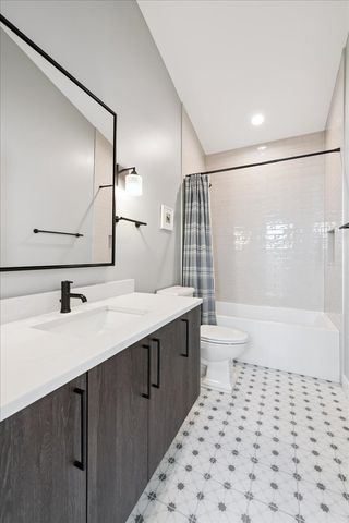 2514 W Polk Street, Chicago, IL 60612