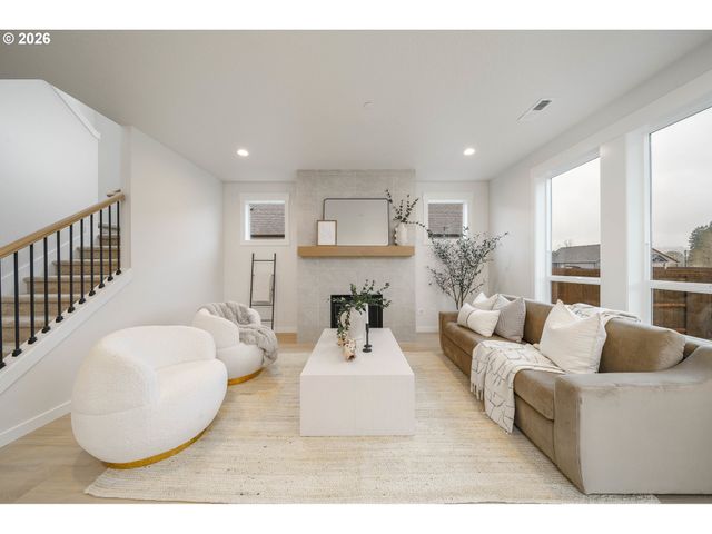 220 E 24TH Ave, La Center, WA 98629