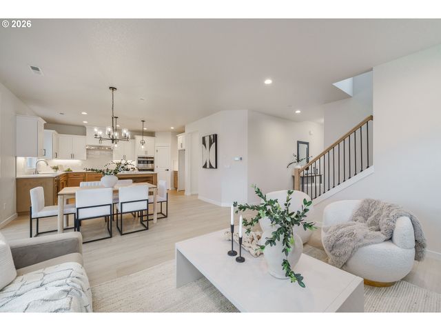 220 E 24TH Ave, La Center, WA 98629