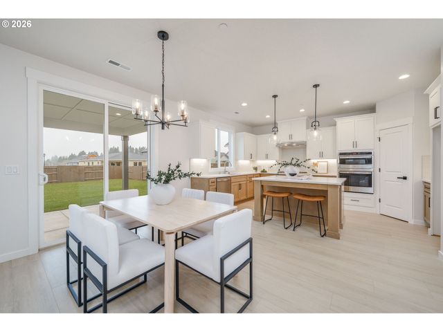 220 E 24TH Ave, La Center, WA 98629